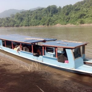 Boat trip around Pak Ou